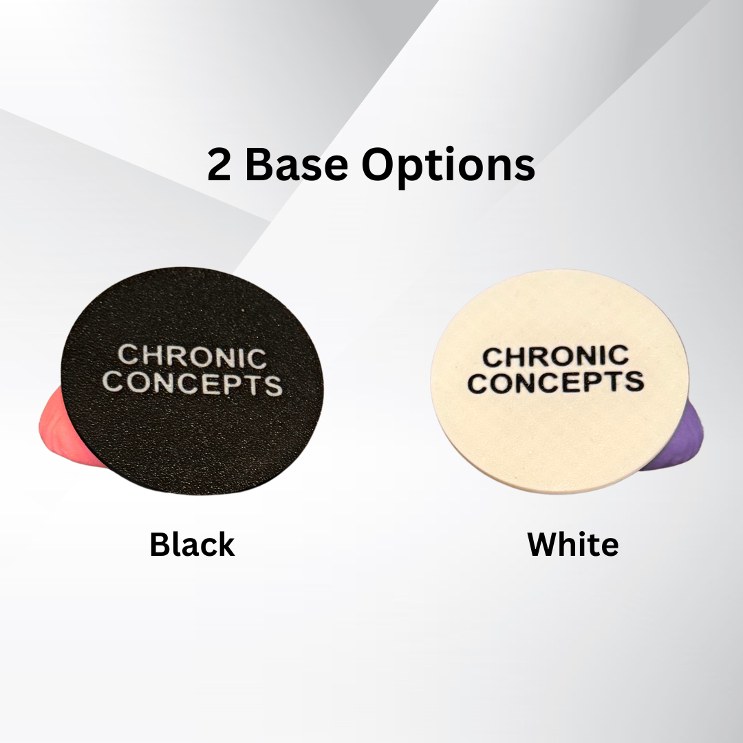 Two base options for the heart sculpture a black base or white base.